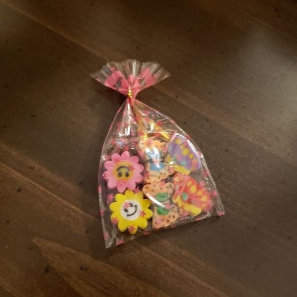 🔔FREEBIES with any Closet Purchase Updated - Picture 4 of 4